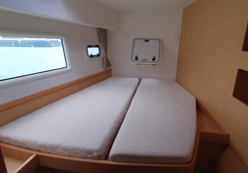 world-yachts-broker-lagoon-42-12