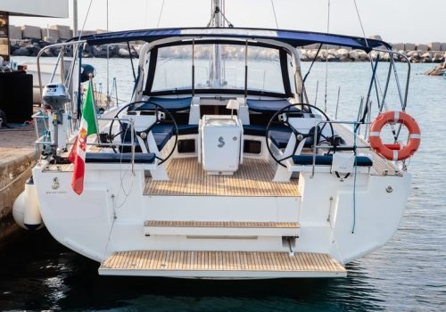 world-yachts-broker-beneteau-oceanis-51.1-1