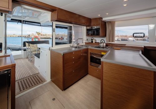 world-yachts-broker-lagoon-450-f-8