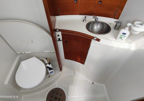 world-yachts-broker-beneteau-first-47.7-12