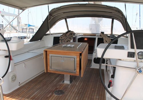 world-yachts-broker-dufour-520-5