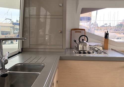 world-yachts-broker-fountaine-pajot-lucia-40-5