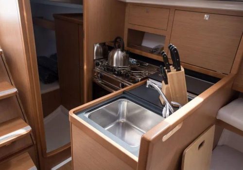 world-yachts-broker-jeanneau-sun-odyssey-319-7