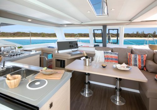 world-yachts-broker-fountaine-pajot-lucia-40-4